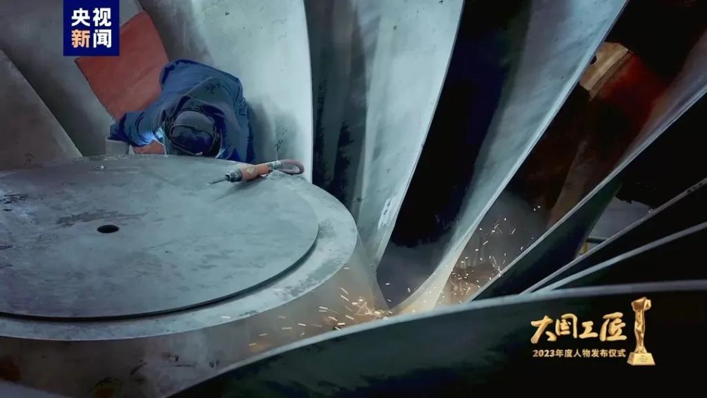 E5F815C1D2C89C273B4CF07CF9C_7B083742_D551