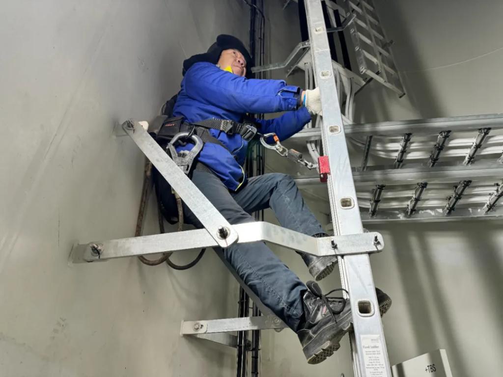 70CFD83CF64D952416C0E074F39_00953EB6_12FC2