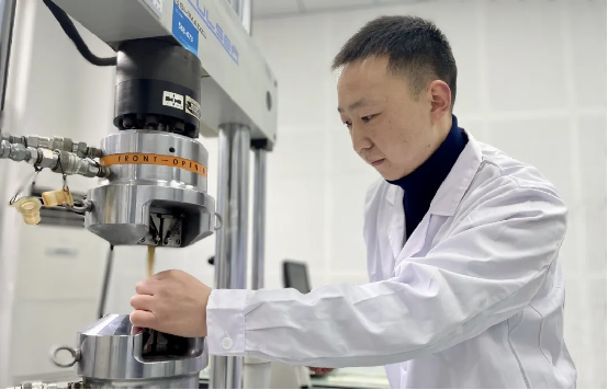 DC1037D8916BCA2CF8AD5C085AA_0E4A7D8B_C1050