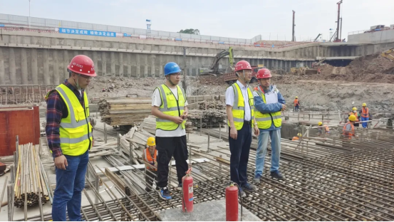 D6101E328AF81D401027E66DEF8_91CDF8E7_A8DC5