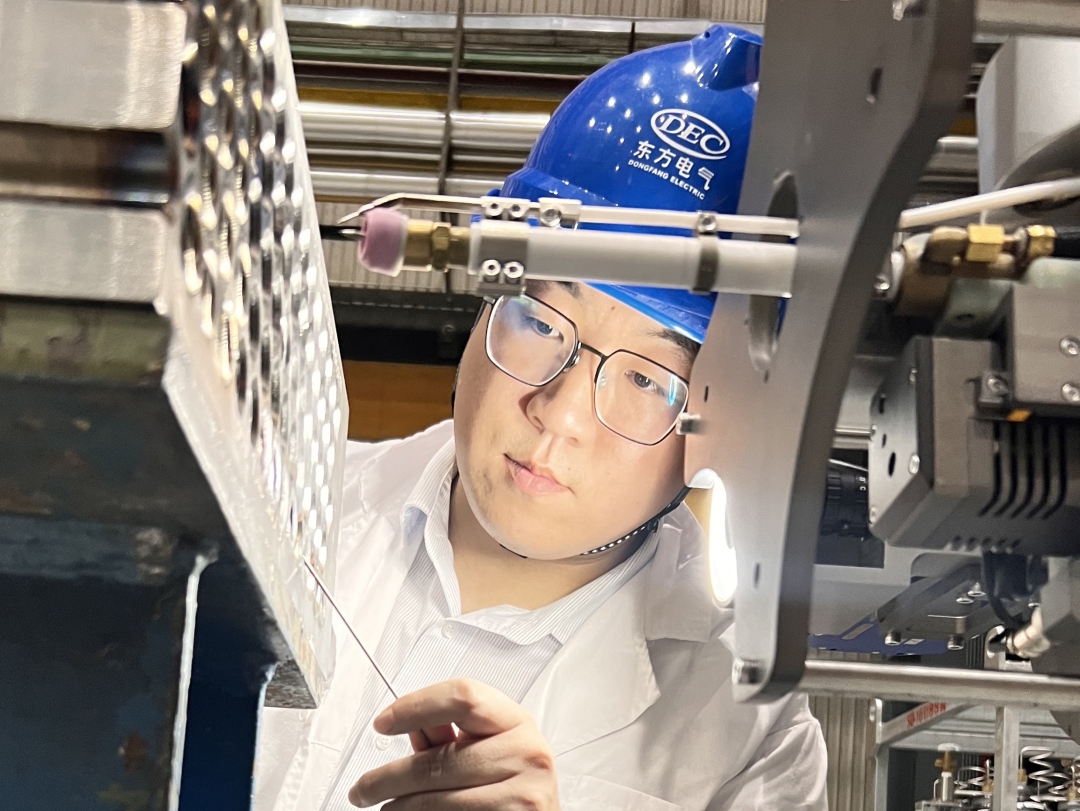 5AEE4E8588BEC6736D091279466_EA24D5B9_9517A