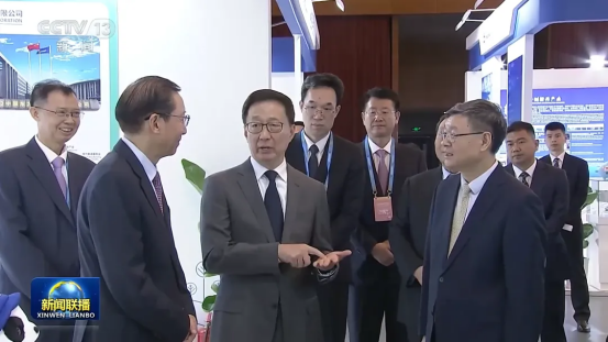 DE0B3F73CAA5B8CB84F1BBAF822_5B2D3882_A8520